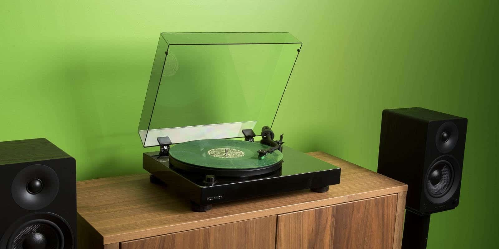 best turntable for under 300 featured image